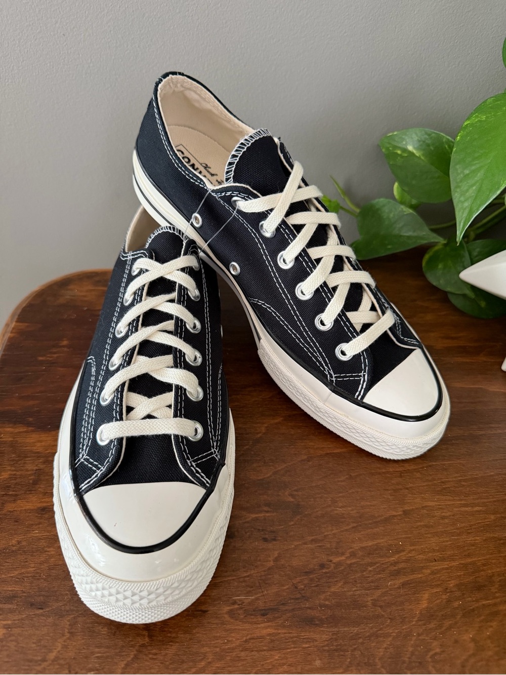 NWOT. Converse Chuck Taylor All Star Low Top Sneakers - Black. Size 8